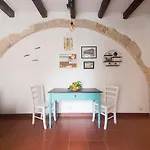 \'Cabbanna 28, Ortigia